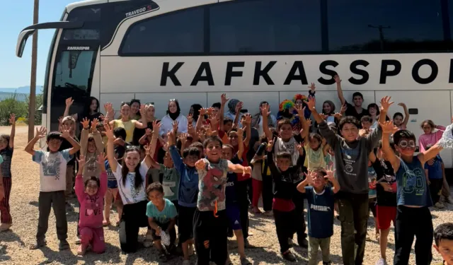 Kafkasspor mevsimlik tarım işçilerinin çocuklarıyla buluştu