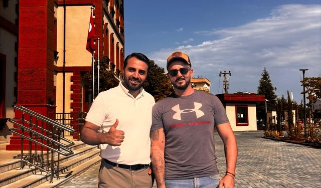 Ünlü Sanatçı Gökhan Özen İnegöl'den Ev Aldı