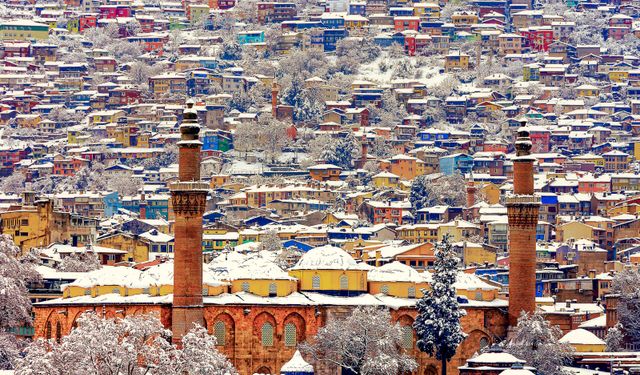Bursa Ezanı Kaçta Okunacak? Bursa Namaz Vakitleri, Bursa Ezan Saatleri | 18 Ağustos 2026 Salı