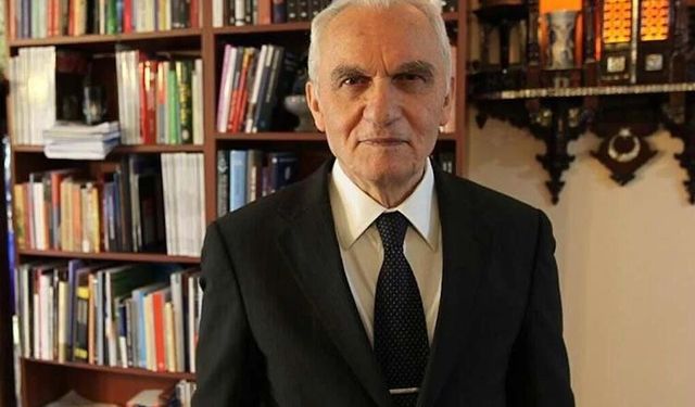 Eski Dışişleri Bakanı Yaşar Yakış Kimdir?
