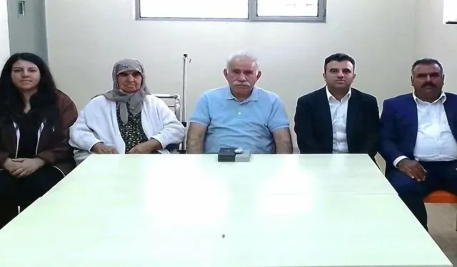 Abdullah Öcalan’ın ailesiyle İmralı’da çekilen fotoğrafı ilk kez paylaşıldı