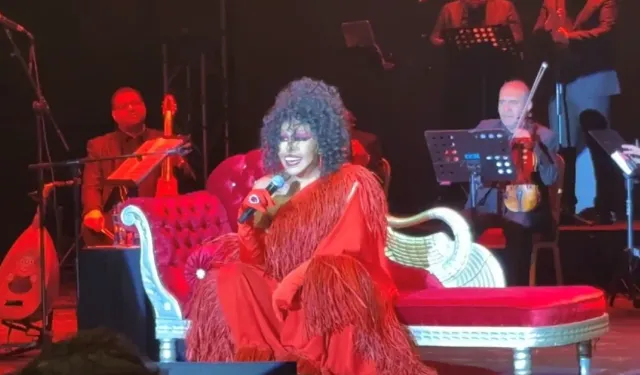 Bülent Ersoy Bursa’da sahne aldı: Hayranları alkışlarla karşıladı