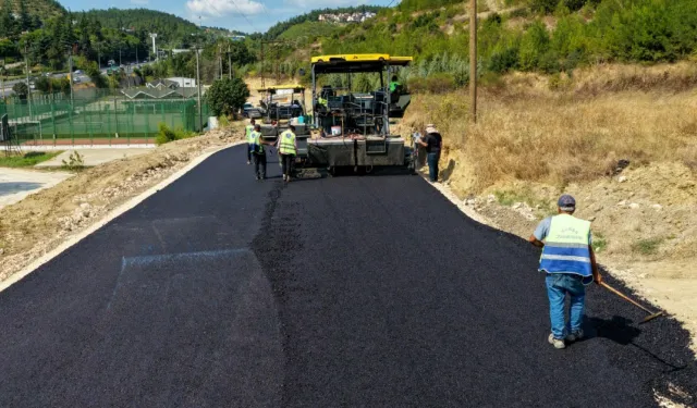 Bursa’da Çağrışan bağlantı yoluna 1.100 metrelik asfalt çalışması