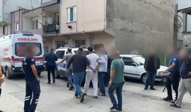 Bursa’da hastaneye götürülmek istenen kişi bıçakla 2 saat direndi