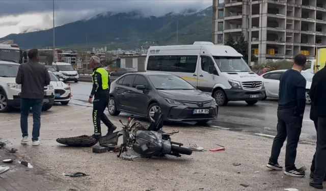 Bursa’da ticari aracın çarptığı elektrikli bisiklet sürücüsü hayatını kaybetti