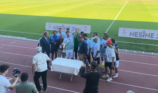 İnegöl Kafkasspor şampiyonluk kupasına kavuştu