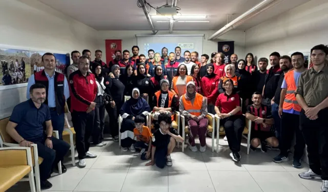 İnegöl’de arama kurtarma ekiplerine K9 semineri verildi