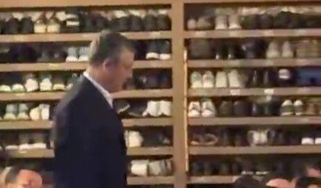 Özgür Özel Bursa’da: Cuma namazını Ulu Cami’de kıldı