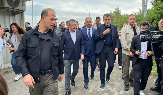 Özgür Özel, Mustafa Bozbey’i cezaevinde ziyaret etti