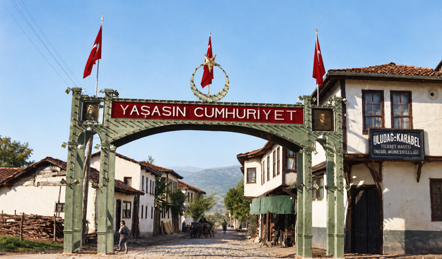 İnegöl’de 100 Yıl Öncesine Ait “Yaşasın Cumhuriyet” takının sırrı | Uludağ Karabel Firması