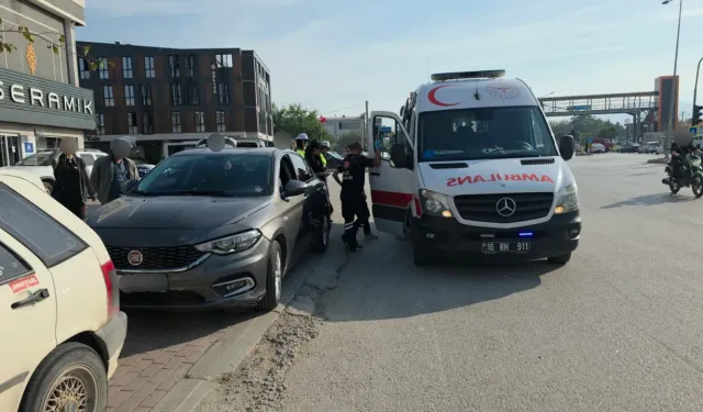 İnegöl'de 3 araç birbirine girdi! Zincirleme kazada bir sürücü rahatsızlandı