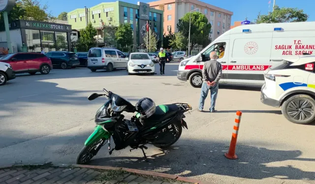 İnegöl’de otomobil ile motosiklet çarpıştı: 1 yaralı