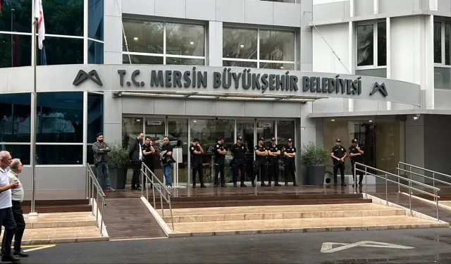 Mersin’de 3 belediyeye operasyon: Vahap Seçer dahil 59 şüpheli gözaltında