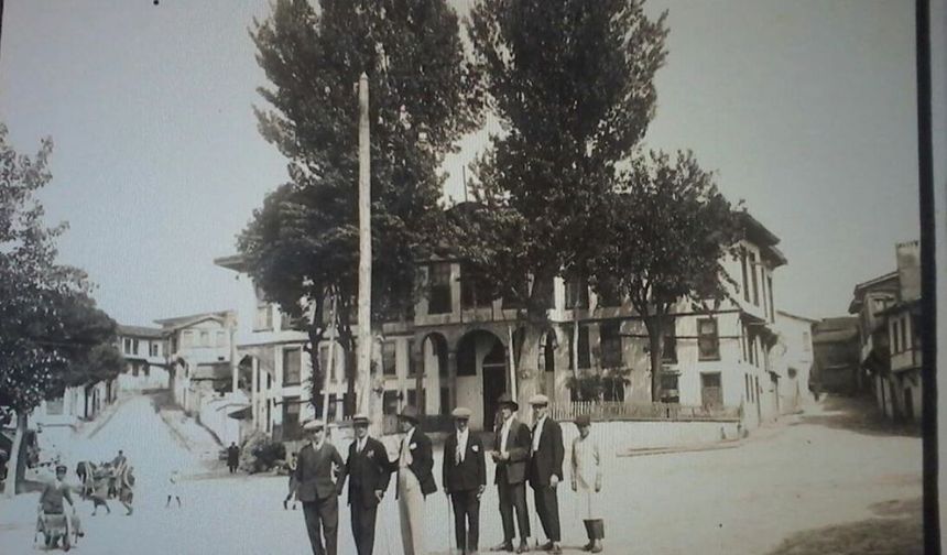 İnegöl Hükümet Meydanı | Maziden Bir Kare