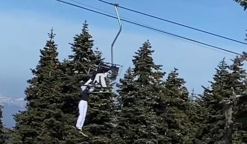 Uludağ’da bir kayakçı telesiyejde asılı kaldı