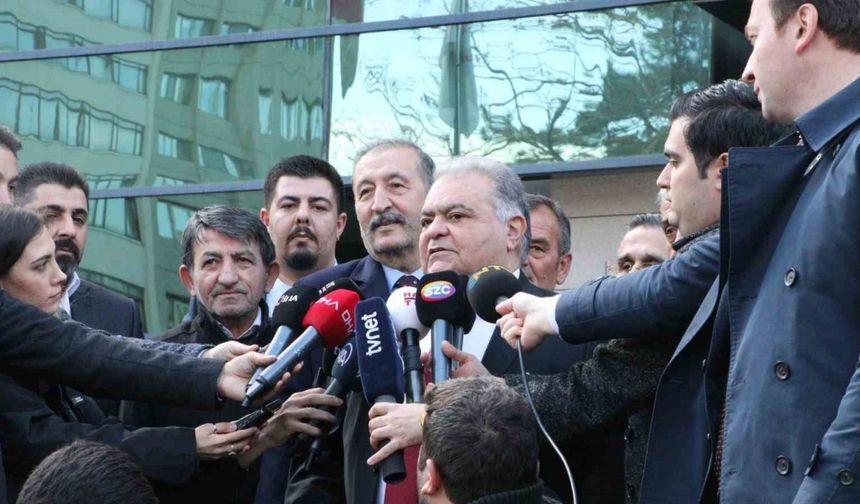 Ahmet Özal da aday