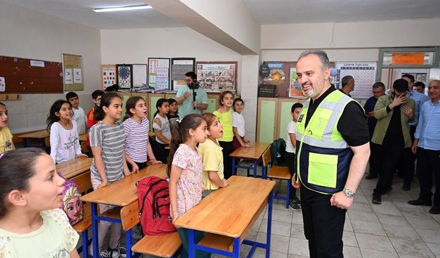 Depremzede çocuklara Bursa'da iyi bakılıyor