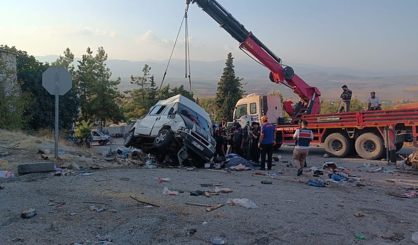 Gaziantep'te Korkunç Kaza: 5 Ölü, 17 Yaralı