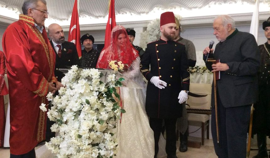 Osmanlı Hanedanı'ndan Tarihi Düğün: Sultan II. Abdülhamid Han'ın Torunu İstanbul'da Evlendi
