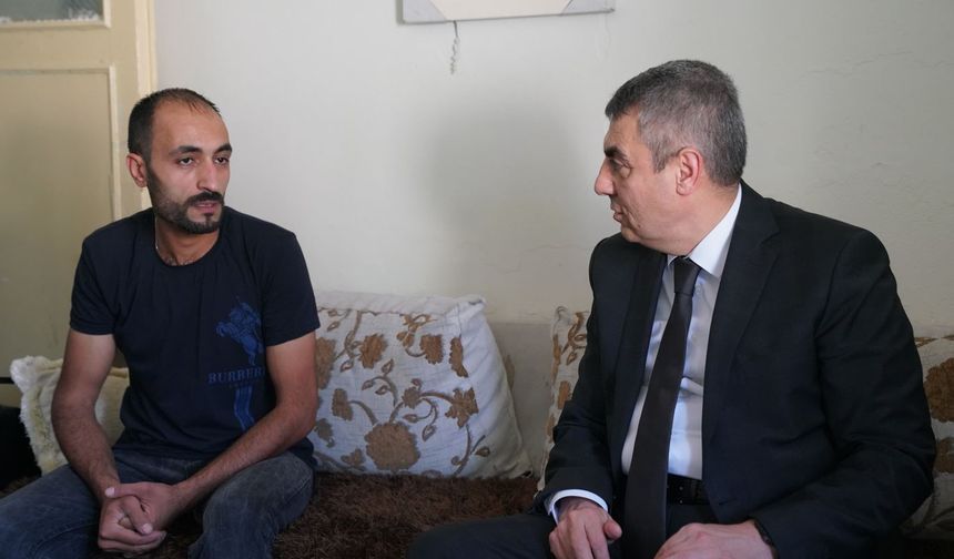 Göç İdaresi Başkanı Toros, ev ve iş yerleri zarar gören Suriyeli aileleri ziyaret etti