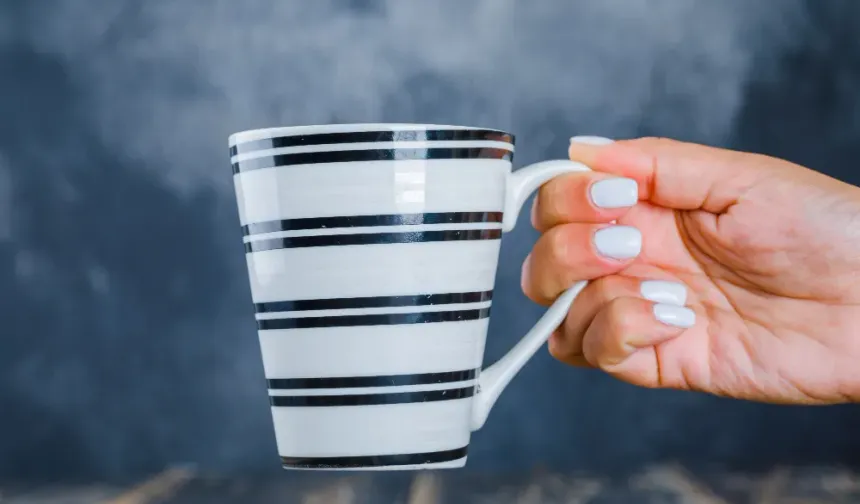 Bardak Tokuşturmanın Mantığı Nedir? Neden Bardak Tokuşturulur?