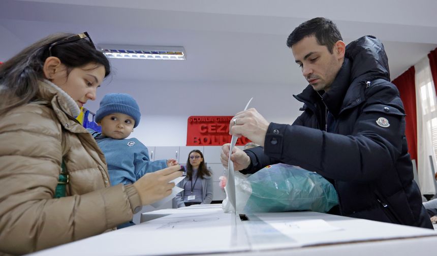 Romanya'da sandık çıkış anketlerine göre cumhurbaşkanlığı seçimi ikinci tura kaldı