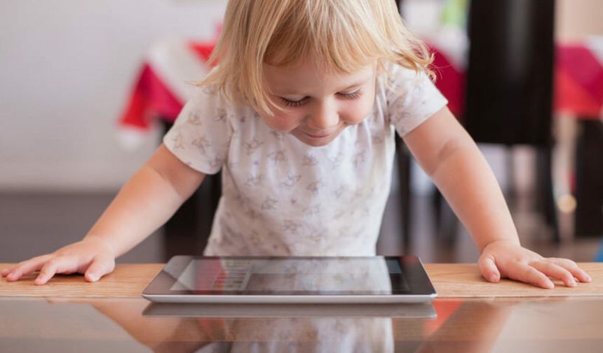Çocuklarda ekran kullanımı ve süresi, gelişimini etkiliyor
