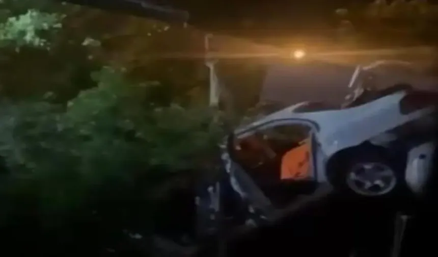 Bursa’da Kontrolden Çıkan Otomobil Bahçeye Uçtu: 1 Kişi Yaralandı
