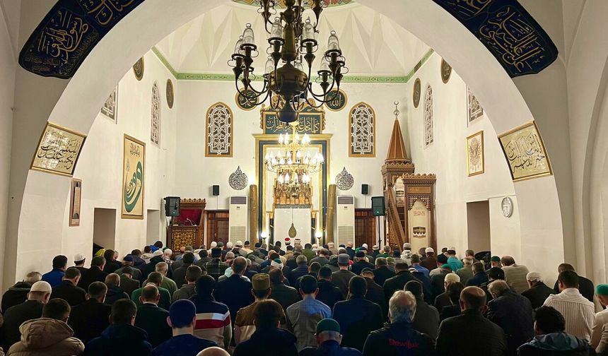 05 Aralık 2025 Cuma Hutbesi | İNSAN, HUZURU İBADETLE ELDE EDER