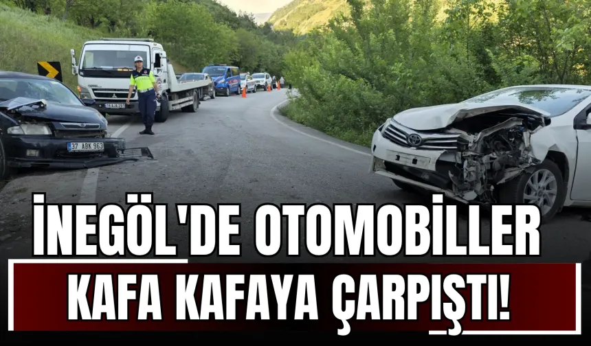 İnegöl'de Otomobiller Kafa Kafaya Çarpıştı!