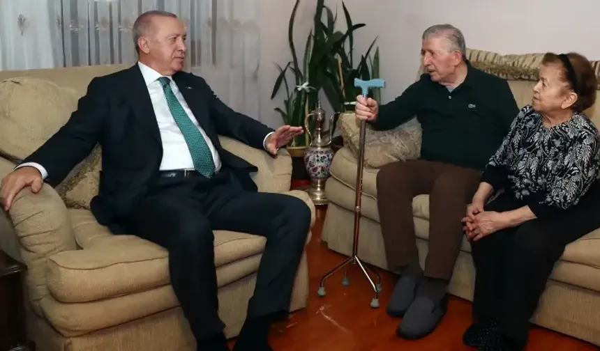 Cumhurbaşkanı Erdoğan, Yüksek İstişare Kurulu üyesi Köksal Toptan'ı ziyaret etti