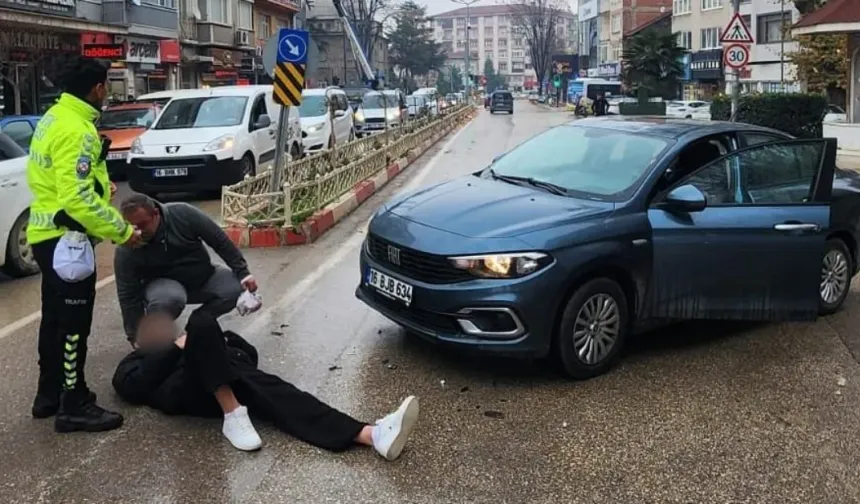 İnegöl’de otomobilin çarptığı motosikletin sürücüsü yaralandı