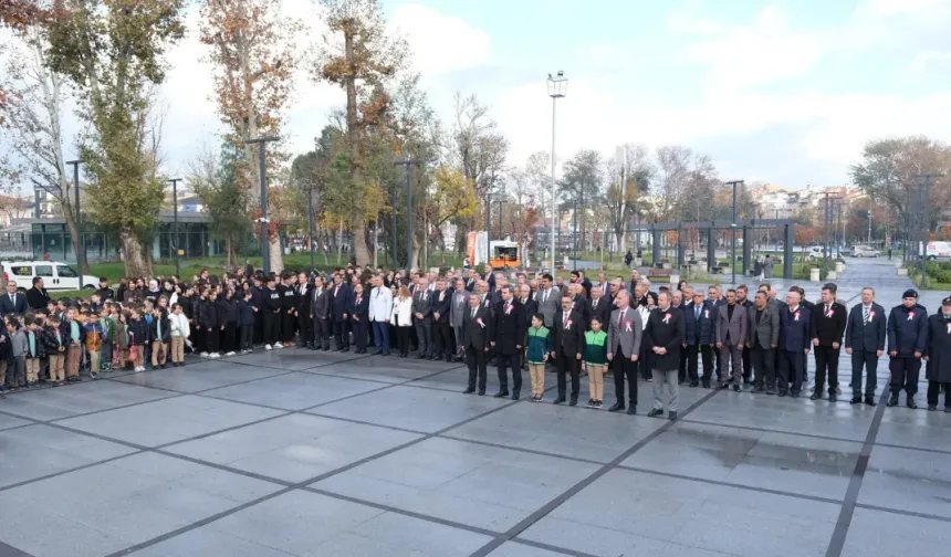 İnegöl’de Öğretmenler Günü törenlerle kutlandı