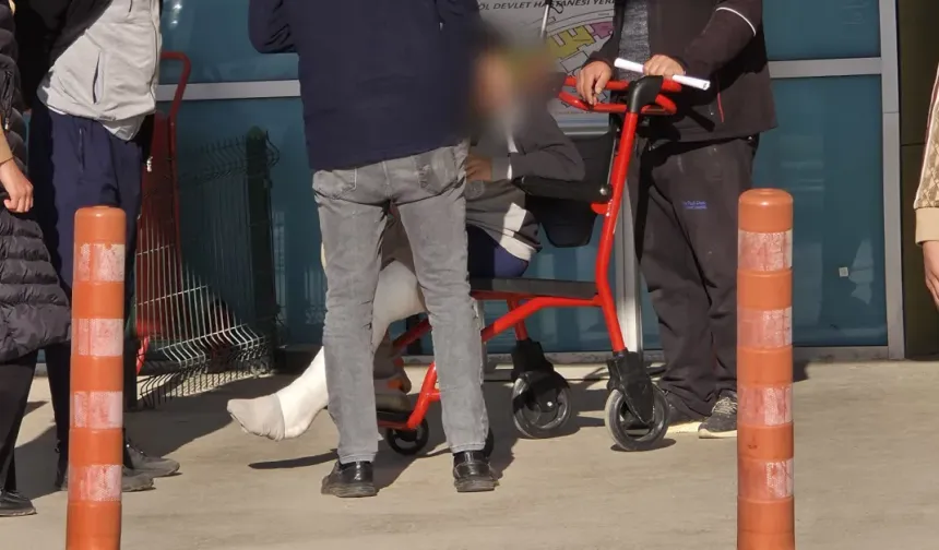 İnegöl’de yolun karşısına geçen çocuğa kamyonet çarptı