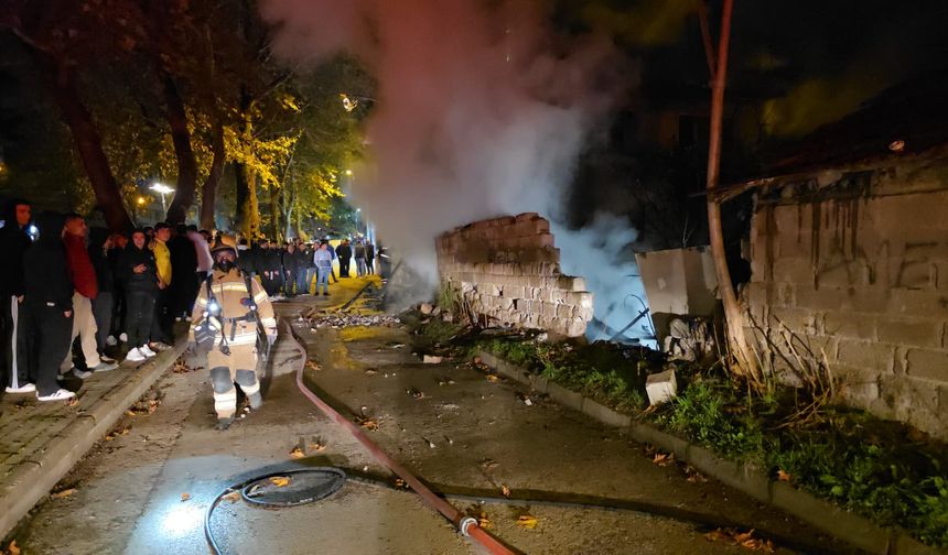 İnegöl'de Metruk Binada Çıkan Yangın Çıktı