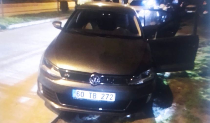 Dur ihtarına uymayan sürücü kovalamaca sonrası polise çarptı! 1 polis yaralandı