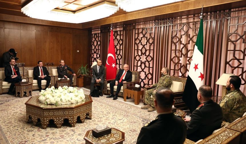 Milli Savunma Bakanı Güler, Suriyeli mevkidaşı Ebu Kasra ile bir araya geldi