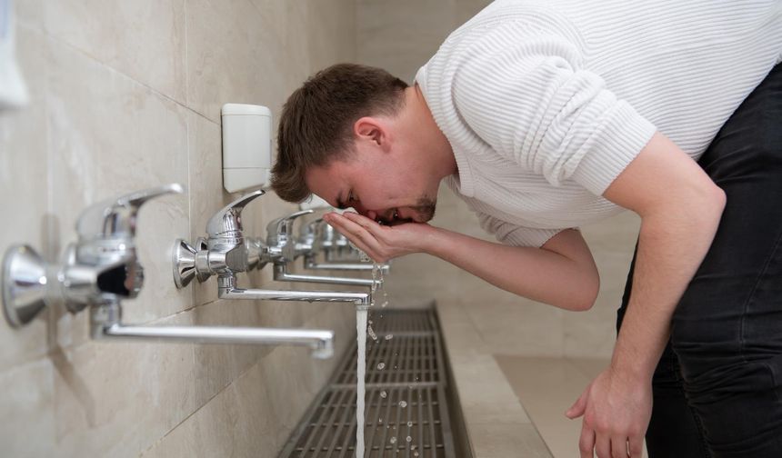 Abdest Alan Kişiye Selâm Verilir mi? İşte Diyanet'in Cevabı!