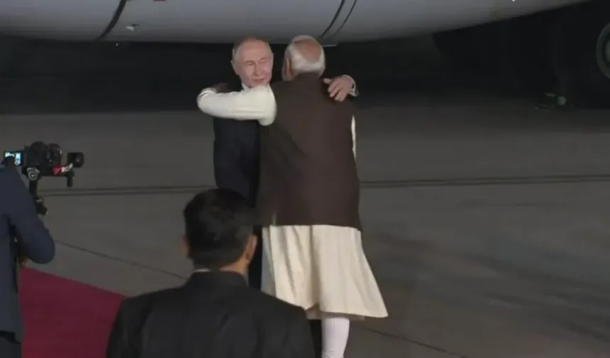 Putin, Resmi Ziyaret İçin Hindistan’a Gitti