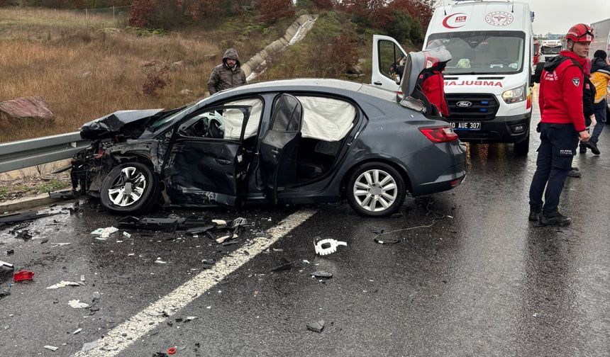 İzmir-İstanbul Otoyolu'nda 12 araçlı zincirleme kaza: 1 ölü, 10 yaralı