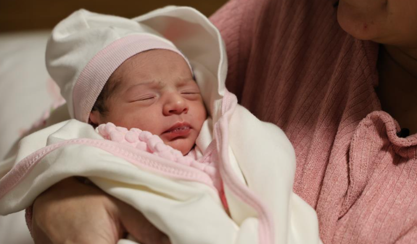 Elazığ’da yeni yılın ilk dakikalarında 4 bebek dünyaya geldi