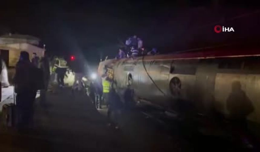 İki Hızlı Tren Yaydan Çıktı! 21 ölü, 100 yaralı