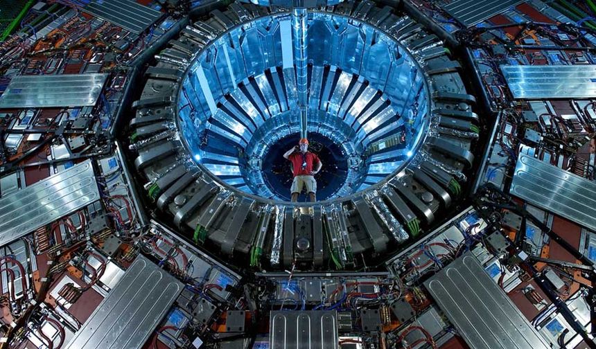 Bilim Isıtıyor! Dünyanın En Güçlü Parçacık Çarpıştırıcısı Artık Evleri de Isıtıyor