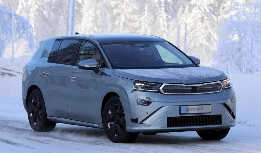 Skoda’nın Yeni Elektrikli Amiral Gemisi Peaq Ortaya Çıktı, 7 Koltuklu Dev SUV 600 Kilometre Menzille Neler Sunacak?