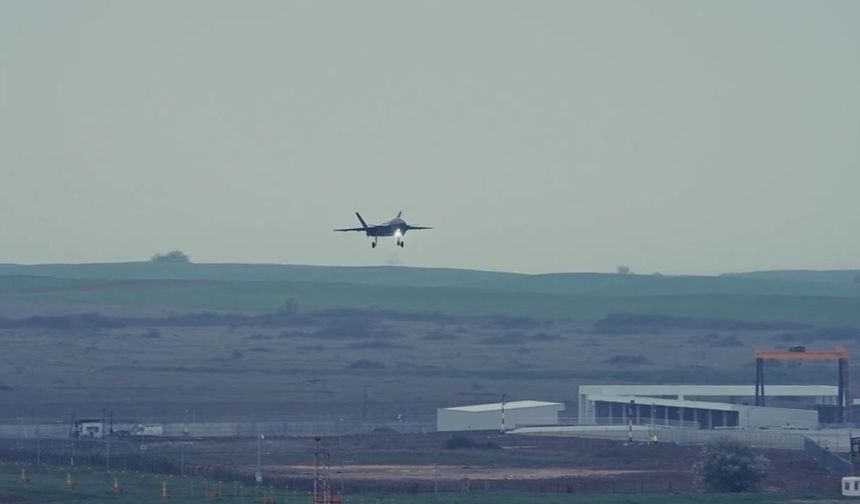 KIZILELMA’dan yeni uçuş! Envanter öncesi eğitim sürüyor