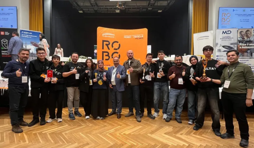 Bursalı Öğrenciler Avrupa’da Robotik Şampiyonu: RoboPlzen 2025’ten Büyük Başarı
