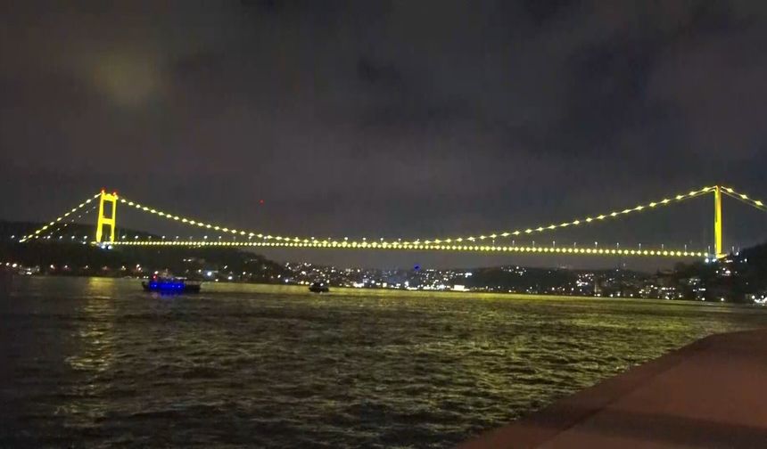 Endometriozis farkındalık ayı nedeniyle Fatih Sultan Mehmet Köprüsü sarıya büründü