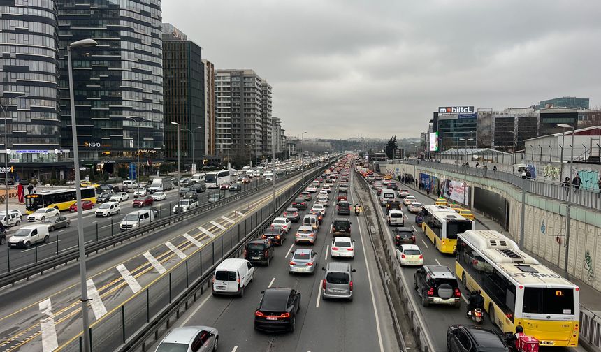 İstanbul’da akaryakıt zammı trafiğe yansımadı