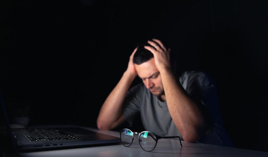 Tükenmişlik (Burnout) Nedir? Belirtileri, Nedenleri ve İslam'ın Çözüm Yolları