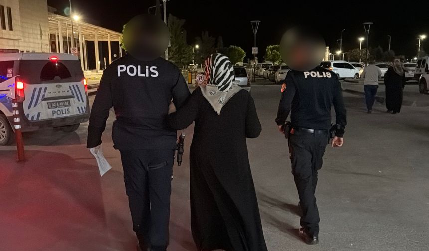 Anneler Günü'nde 80 yaşındaki annesini darp etti